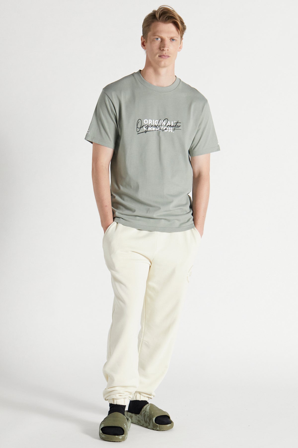 Scripture T-shirt - Oyster Grey