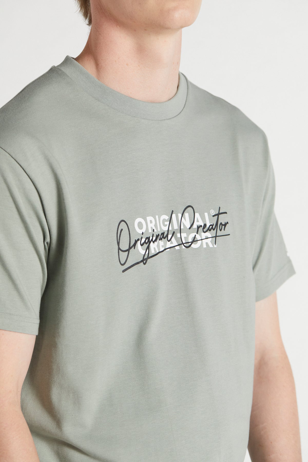 Scripture T-shirt - Oyster Grey